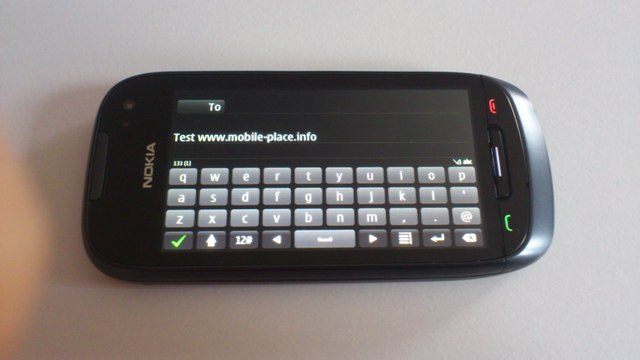 nokia_701-tipkovnica